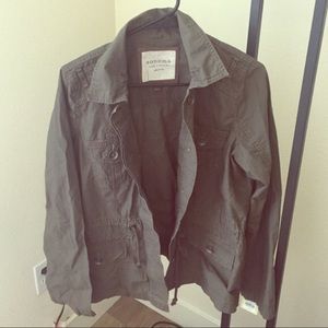 Cute women’s military/field jacket NWT!